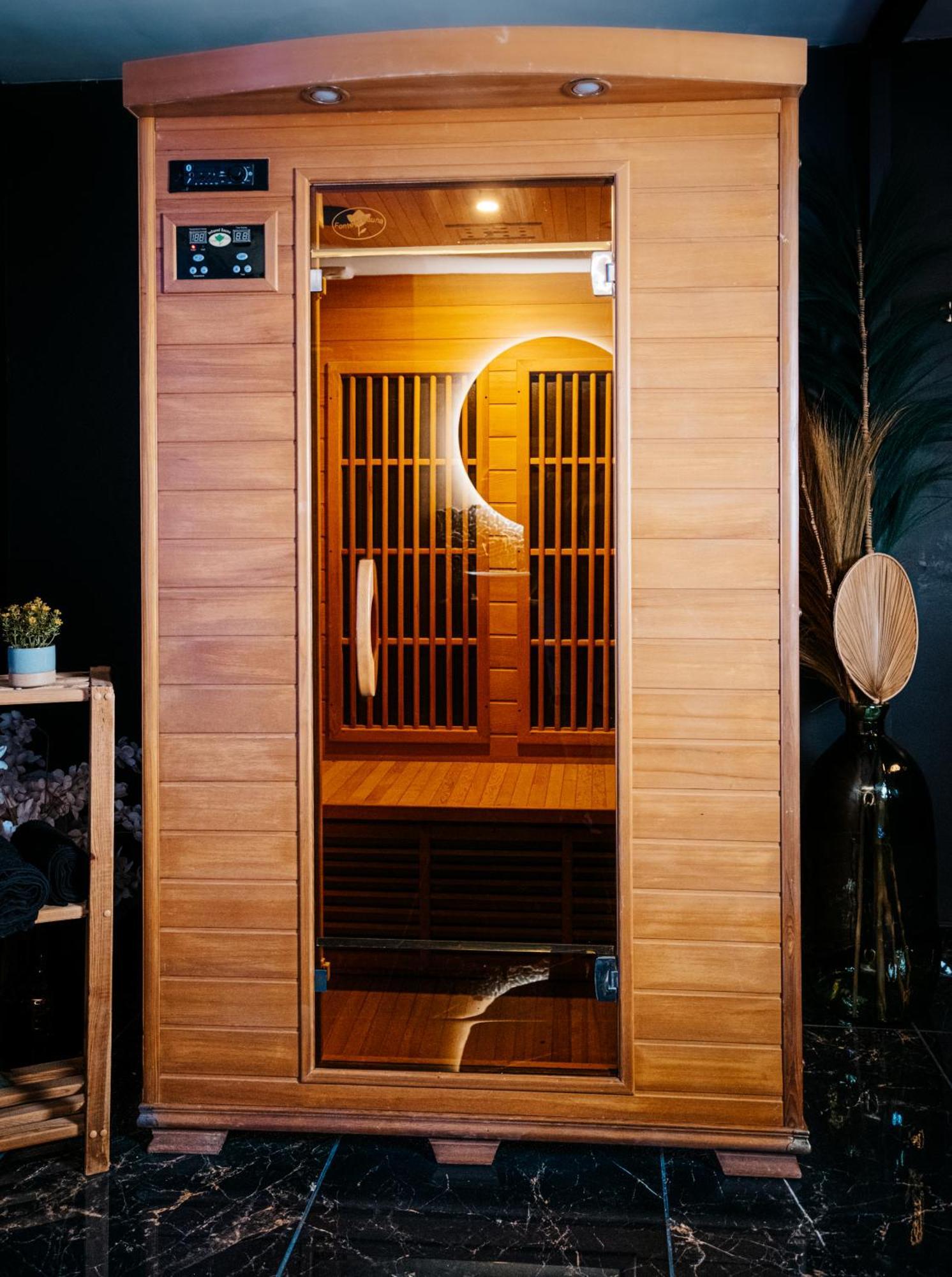 L Escale Jacuzzi Et Sauna Evreux Exterior photo